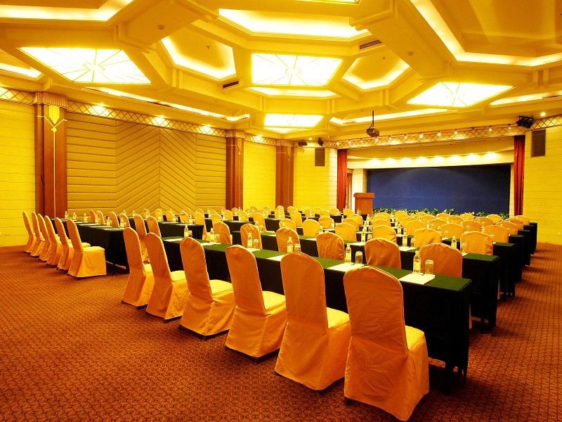 Jin Jiang Park Hotel Shanghai Bagian luar foto